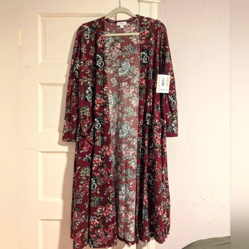 Lularoe Sarah Sweater BNWT in Medium